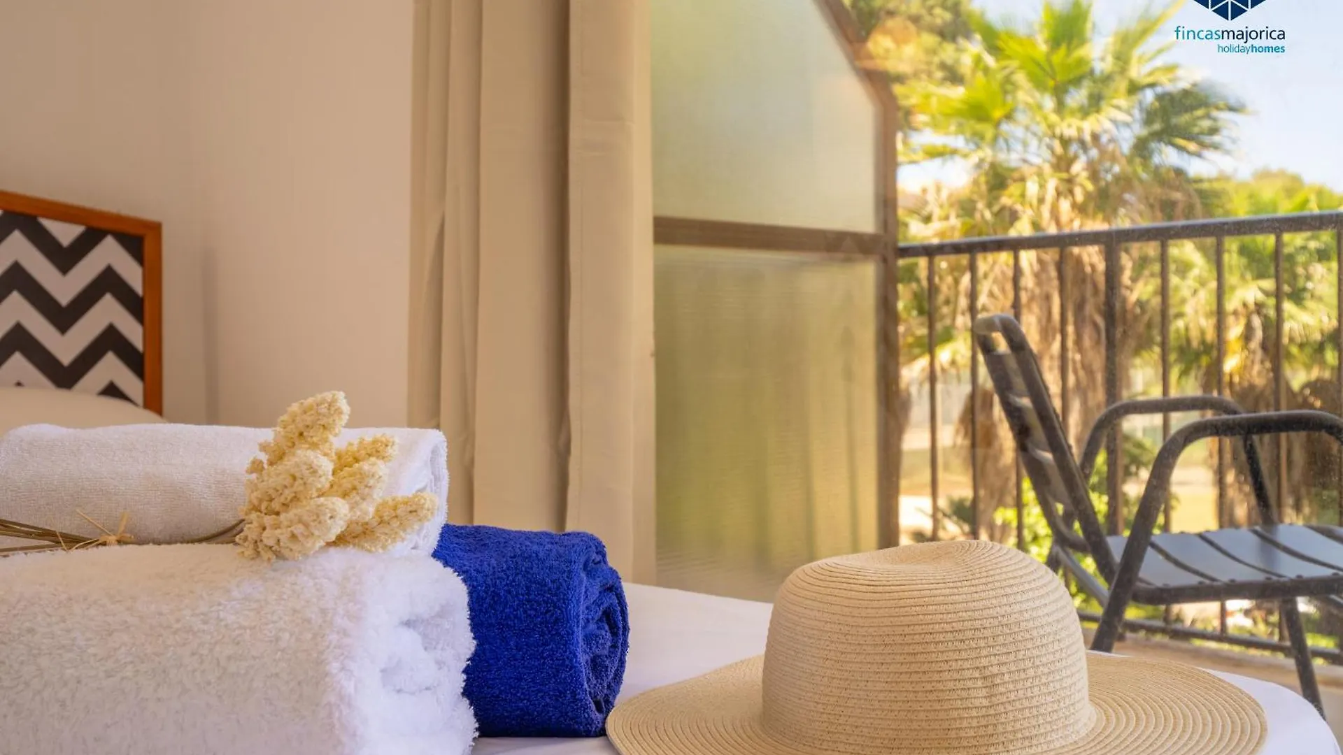 Apartamentos Bella Maria Portocolom  Aparthotel
